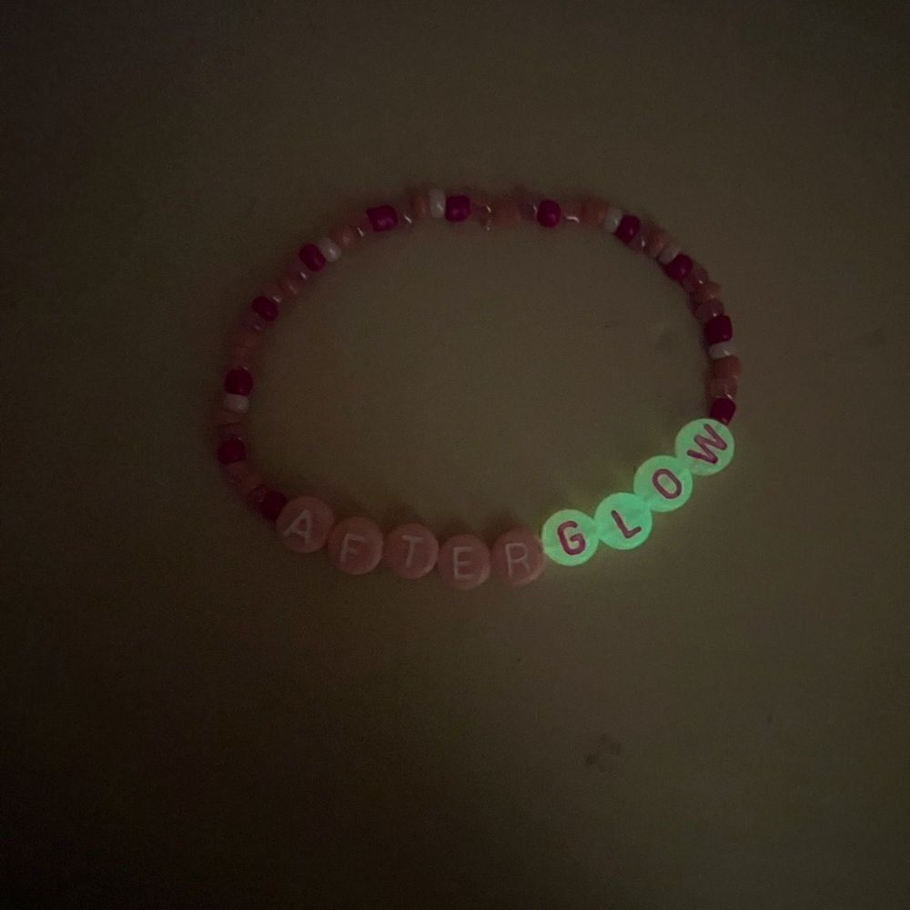 Taylor Swift Glow in the Dark Friendship Bracelet